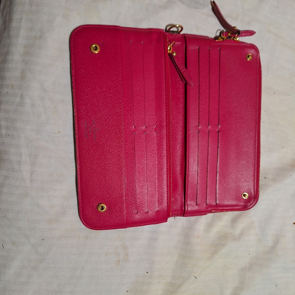 LV Wallet